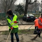 Волонтеры провели уборку кишиневского парка 