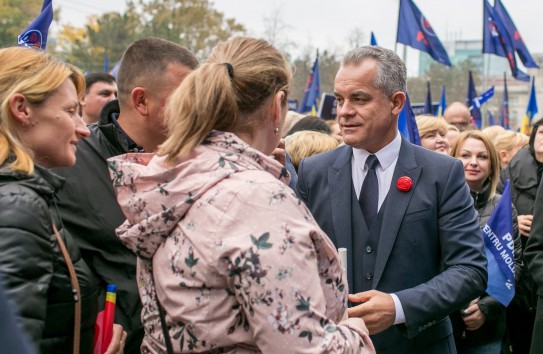 {"На Западе уже давно мечтают избавиться от Плахотнюка"} Молдавские Ведомости