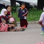 Женщины из пригородов приезжают в Кишинев попрошайничать