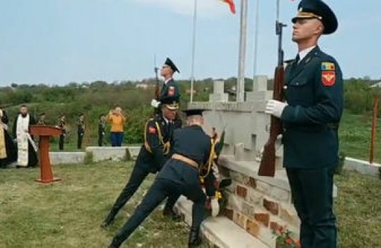 {В Сороках почтили память румынских солдат, воевавших на стороне Гитлера} Молдавские Ведомости