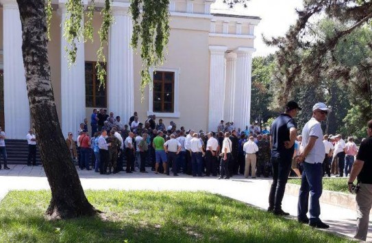 {Граждане отказываются участвовать в акциях в поддержку уходящей власти узурпатора} Молдавские Ведомости