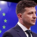 Эксперт: "Украина выглядит странно, если не позорно, на фоне других лидеров региона, которые уже заявили о признании новой власти"