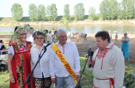 {Магическая ночь Ивана Купалы на берегу Днестра в Вадул-луй-Водэ} Молдавские Ведомости