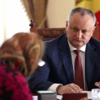 Президент призвал правительство приостановить скандальное решение НАРЭ