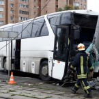 Водитель из Молдовы врезался в Москве на автобусе с туристами в столб 