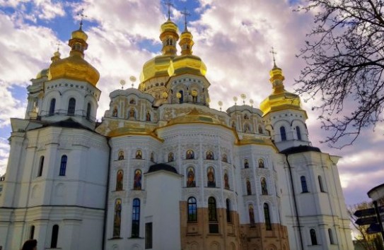 {В Киево-Печерской лавре заразились почти все священники} Молдавские Ведомости