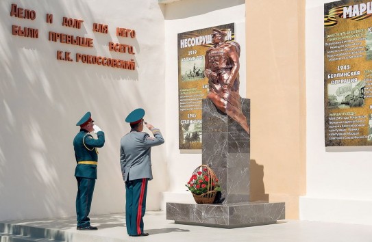 {В Приднестровье в День Победы открыли памятник маршалу Жукову} Молдавские Ведомости