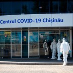 Подтверждено в общей сложности более 7700 случаев COVID-19