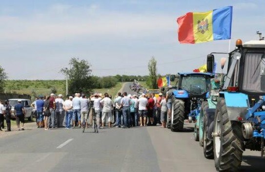 {Аграрии требуют от властей поддержку для преодолений последствий засухи} Молдавские Ведомости