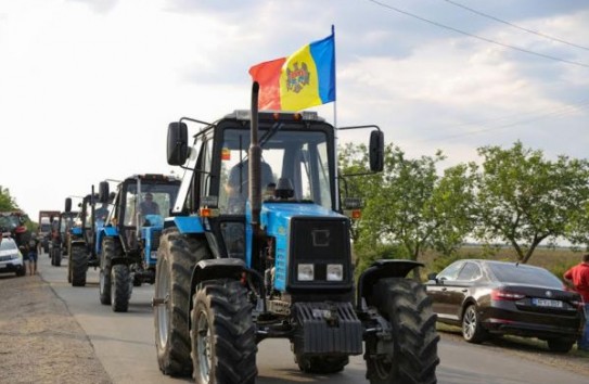 {Протестующим фермерам разрешили въезд в столицу} Молдавские Ведомости