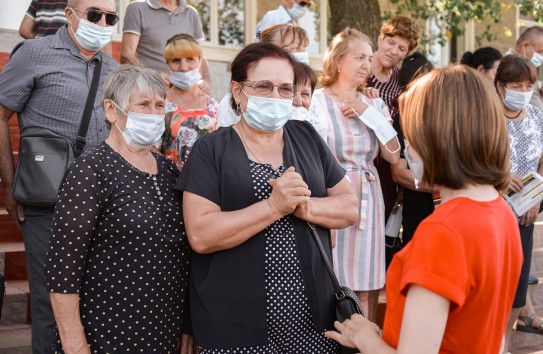 {Евгений Собор: в Молдове не две беды, а одна - дураки, которым открыли дорогу в политику } Молдавские Ведомости