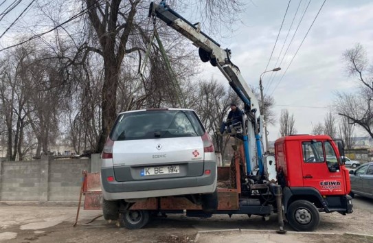 {Эвакуация автомобилей в Кишиневе идет полным ходом} Молдавские Ведомости