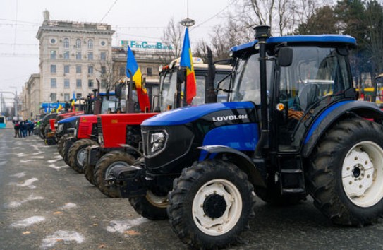 {Аграрии возобновляют сегодня акцию протеста в центре Кишинева } Молдавские Ведомости