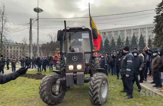 {Фермеры требуют немедленного восстановления сельского хозяйства} Молдавские Ведомости