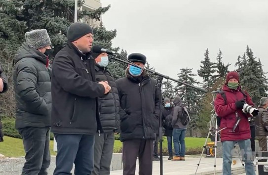 {Протестующие называют компенсации подачками и пашут сквер} Молдавские Ведомости