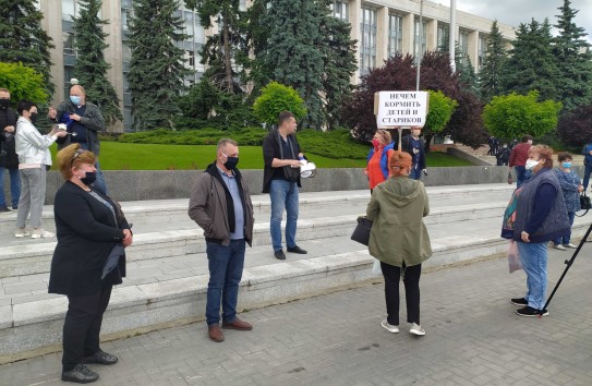 {Торговцы хотят работать и в выходные} Молдавские Ведомости