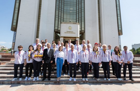 {Президент вручила олимпийской сборной государственный флаг} Молдавские Ведомости