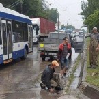 Идет откачка воды и фрезеровка асфальта