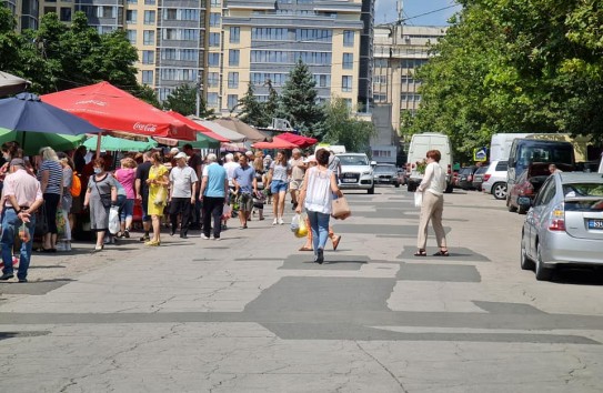 {Маленький гешефт для перекупщиков } Молдавские Ведомости