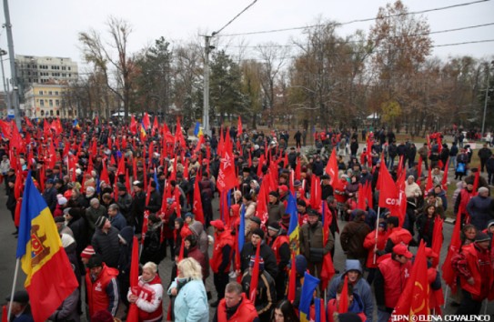 {Провластные комментаторы о протесте оппозиции } Молдавские Ведомости