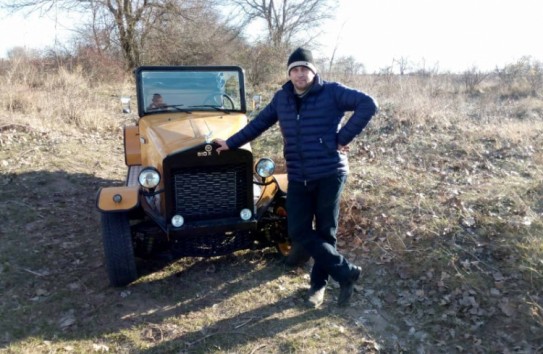 {Майор Михаил Патрынжел собрал копию форда  } Молдавские Ведомости