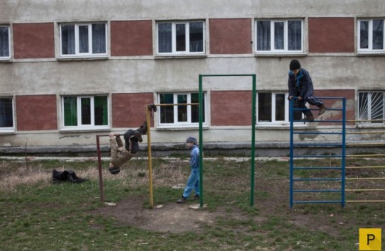 {Каждая вторая женщина не обращается к врачу из-за бедности } Молдавские Ведомости