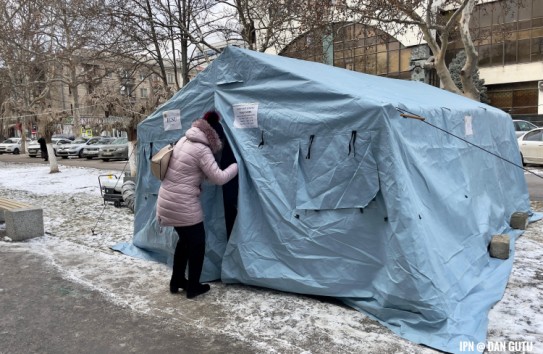 {В столице установлены палатки для тестирования граждан на COVID-19} Молдавские Ведомости