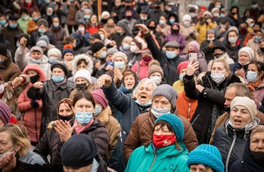 {Число сторонников ЕС и НАТО в Молдове сокращается } Молдавские Ведомости