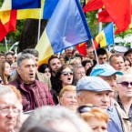 В Кишиневе у здания парламента проходит протест против действующей власти