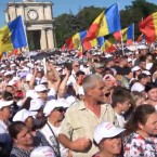 В центре Кишинева проходит массовый протест 