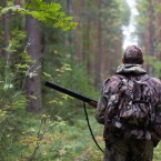 На экологических инспекторов напали 20 вооруженных браконьеров