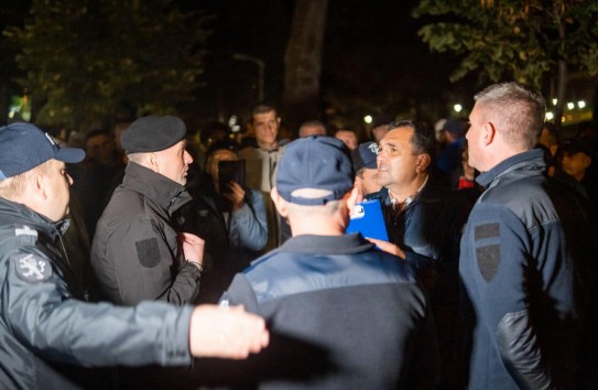 {Омбудсмены обеспокоены столкновениями протестующих с полицейскими} Молдавские Ведомости