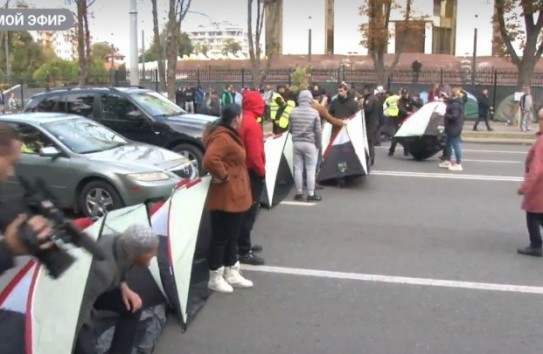 {В Кишиневе произошли столкновения между полицией и протестующими} Молдавские Ведомости