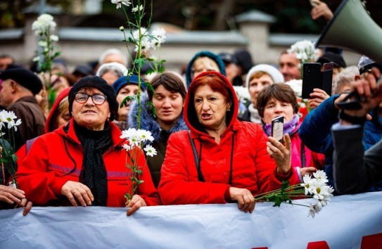 {30 тысяч человек не смогли приехать на протест из-за препятствий со стороны полиции} Молдавские Ведомости