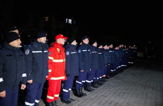 {Майя Санду сфотографировалась с направленными в Турцию спасателями } Молдавские Ведомости