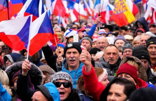 {В Праге тысячи человек протестовали против правительства} Молдавские Ведомости