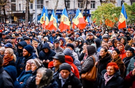 {Семеро арестованных на акции протеста судимы за кражи и грабежи} Молдавские Ведомости