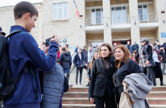 {Запад ускоренно и грубо лепит из Майи Санду седьмого президента} Молдавские Ведомости