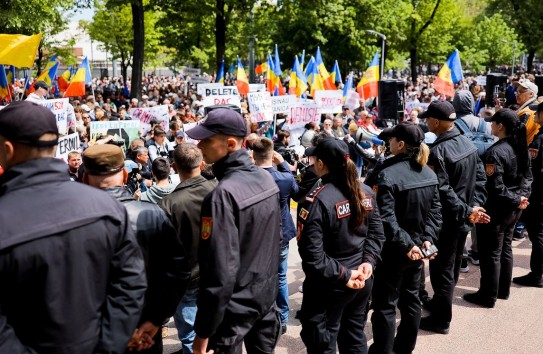 {Резолюция митинга 7 мая: Национальное собрание и европейский саммит – это «пир во время чумы»} Молдавские Ведомости