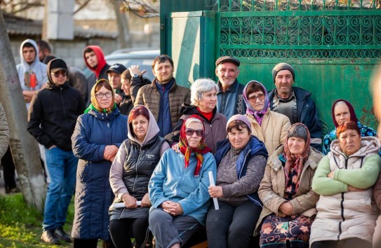 {Каждый второй поддерживает проведение митинга за евро?} Молдавские Ведомости