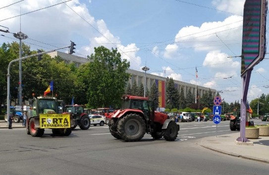 {Британский МИД рекомендует гражданам Великобритании уехать из Украины и объезжать Молдову} Молдавские Ведомости