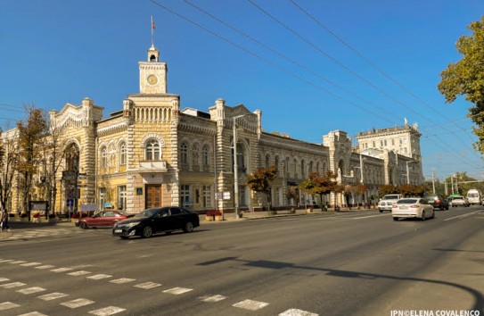 {Первые 11 претендентов на пост примара столицы} Молдавские Ведомости