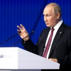 Путин: Молдове следует идти по пути суверенитета, национального достоинства и своих традиций