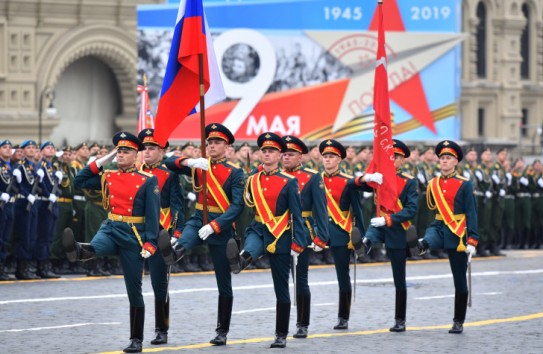 {Все лидеры СНГ, кроме Украины и Молдовы, примут участие в параде 9 мая в Москве} Молдавские Ведомости