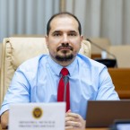 Бузу: Социальные работники получают до 9 тысяч лей, но этого мало