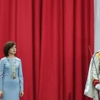 Ее величество пожелали возвыситься над законодательной, исполнительной и судебной властью