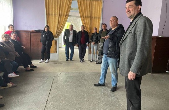 {Жители села Фузэука на встрече с Юрием Мунтяном: «Жизнь в РМ стала невозможной»} Молдавские Ведомости