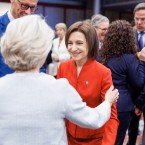Оппозиционные политики Молдовы напоминают собак, лающих на идущий караван 