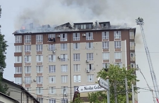 {На пострадавшем от пожара доме в Дурлештах будет построена временная крыша} Молдавские Ведомости