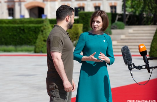{Санду - Зеленскому: Молдова твердо стоит на стороне Украины} Молдавские Ведомости